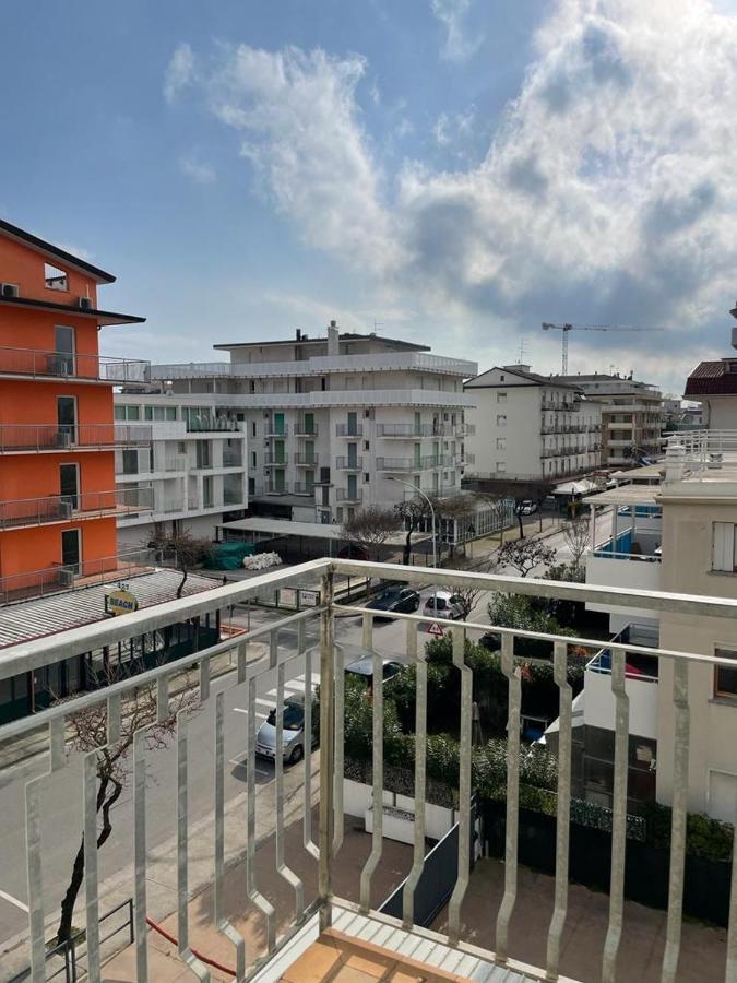 Condominio Michelangelo-Solo Per Famiglie- Walterigato Apartments リド・ディ・イエゾロ エクステリア 写真